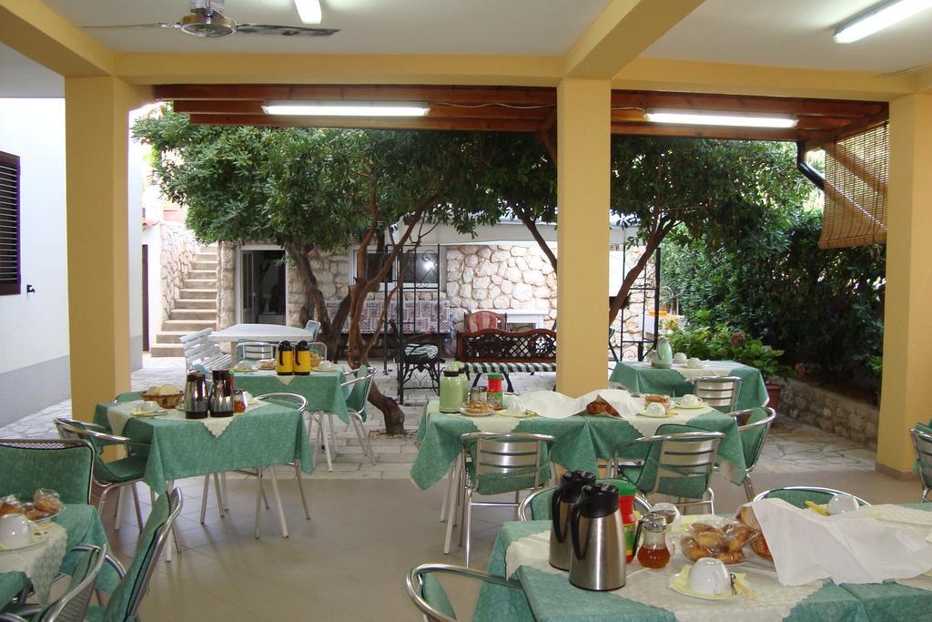 Rooms Villa Andreja Pag Town Exteriér fotografie